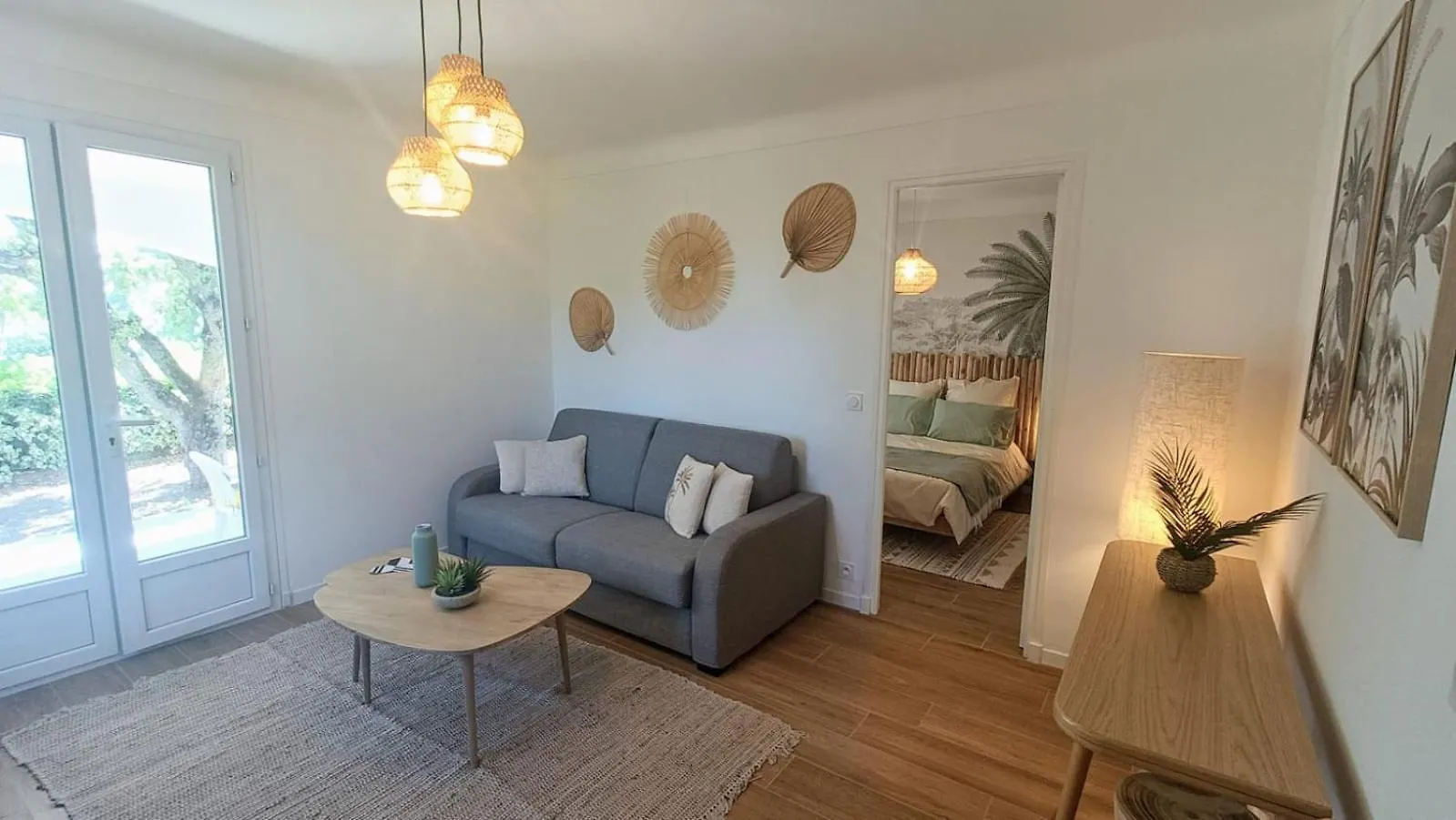Beau Rez-De-Jardin A Boulouris Apartment Saint-Raphael  France