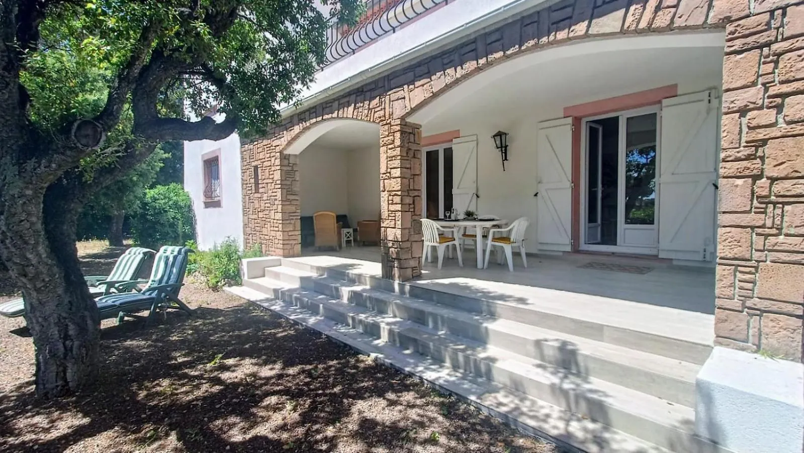 Beau Rez-De-Jardin A Boulouris Apartment Saint-Raphael  0*, Saint-Raphael (Var) France