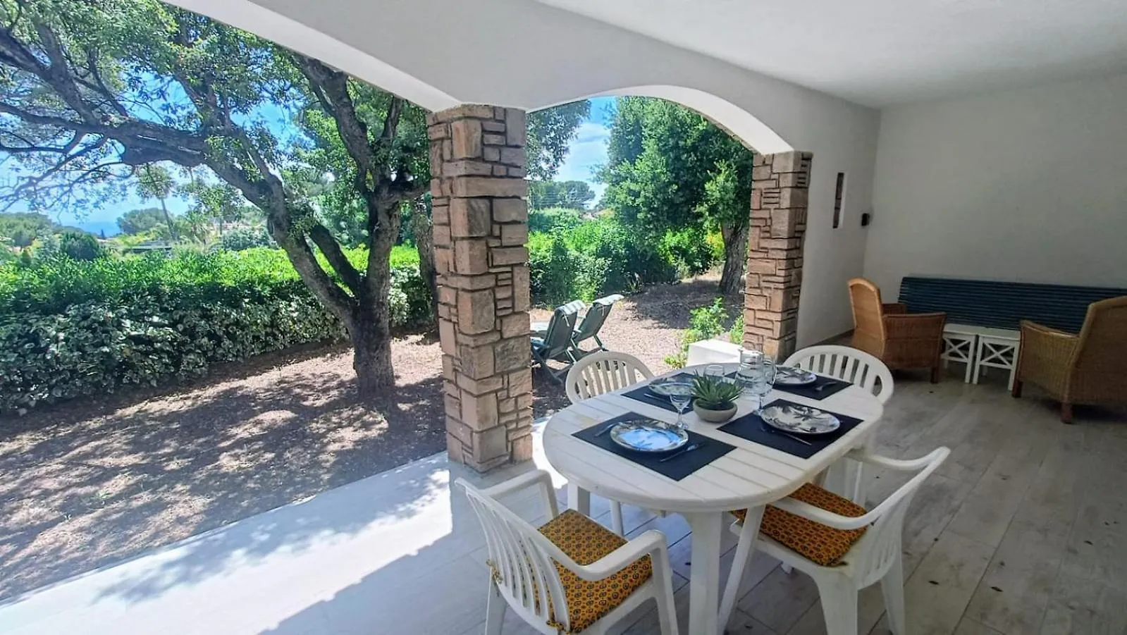 Beau Rez-De-Jardin A Boulouris Apartment Saint-Raphael